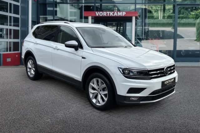 Volkswagen Tiguan (2021) thumbnail 3