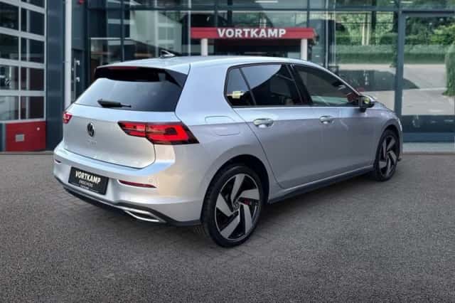 Volkswagen Golf (2022) thumbnail 5
