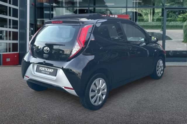 Toyota Aygo (2021) thumbnail 5