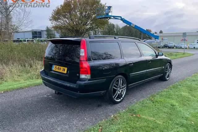 Volvo V70 (2005) thumbnail 4