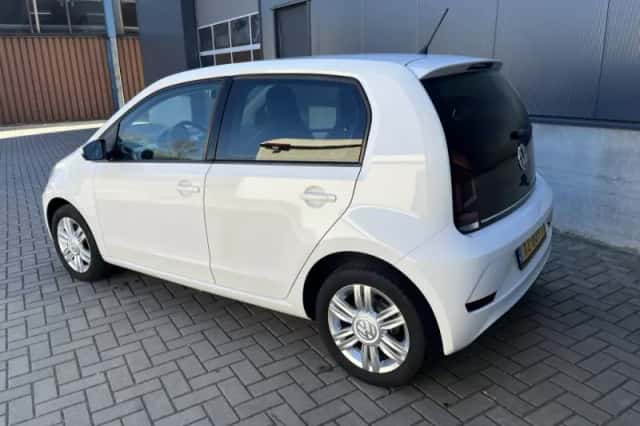 Volkswagen Up! (2019) thumbnail 3