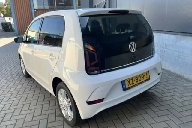 Volkswagen Up! (2019) thumbnail 4