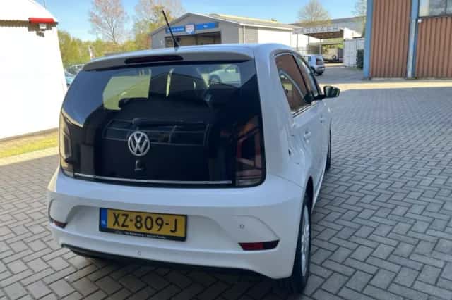 Volkswagen Up! (2019) thumbnail 5