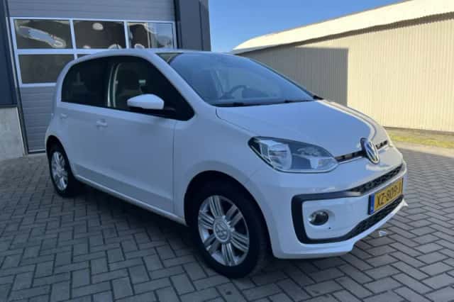 Volkswagen Up! (2019) thumbnail 6