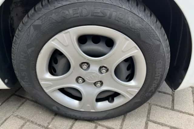 Kia Picanto (2021) thumbnail 6