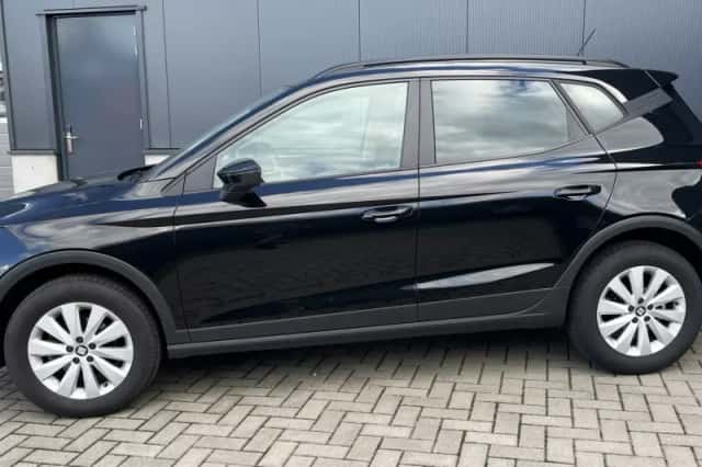 SEAT Arona (2018) thumbnail 2