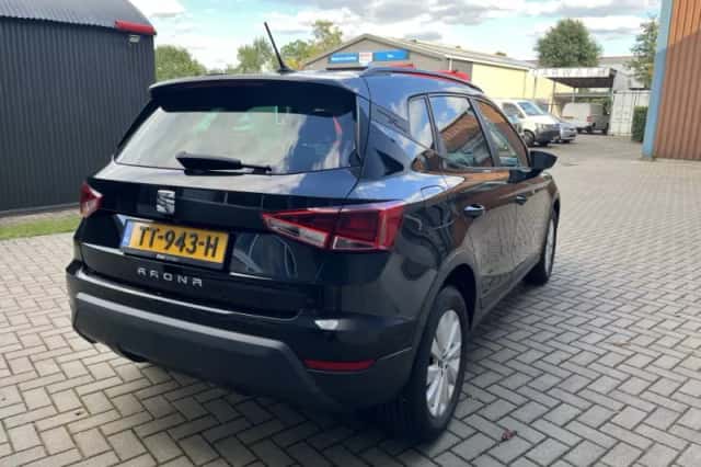 SEAT Arona (2018) thumbnail 4