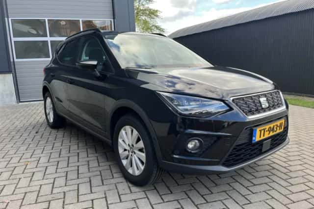 SEAT Arona (2018) thumbnail 5