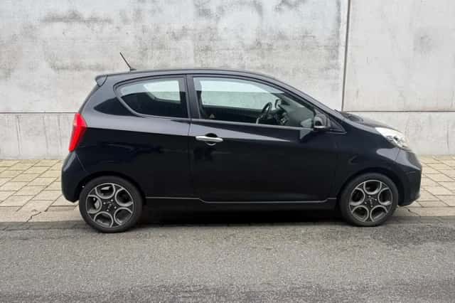 Kia Picanto (2011) thumbnail 3