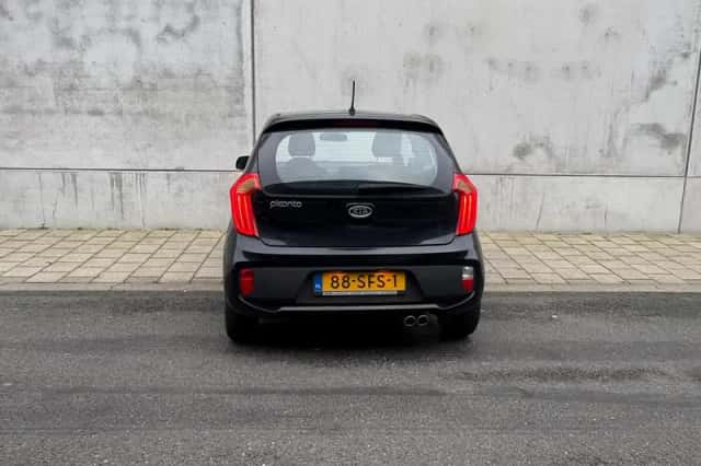 Kia Picanto (2011) thumbnail 4