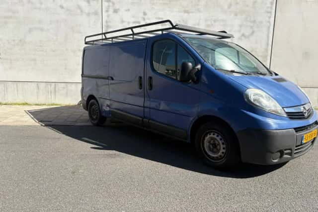 Opel Vivaro (2008) thumbnail 3