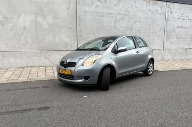 Toyota Yaris (2007) thumbnail 3