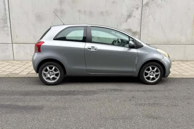 Toyota Yaris (2007) thumbnail 4
