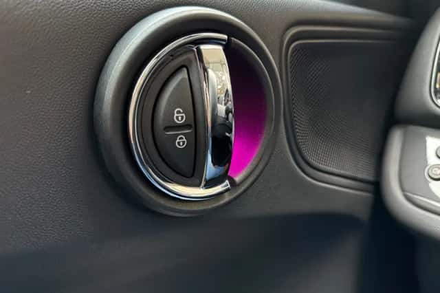 MINI Countryman (2018) thumbnail 22