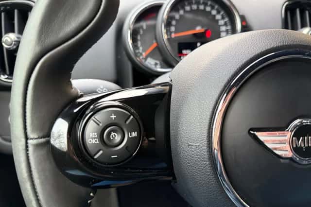 MINI Countryman (2018) thumbnail 25