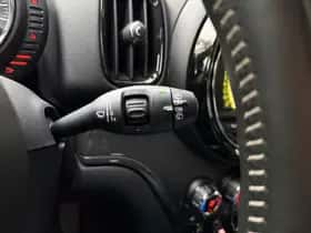 MINI Countryman (2018) thumbnail 28