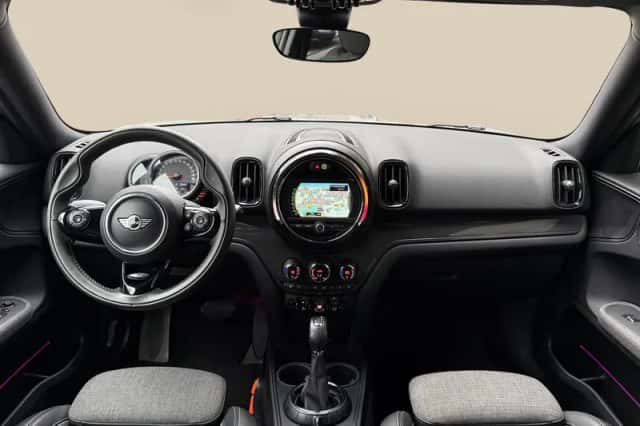 MINI Countryman (2018) thumbnail 9