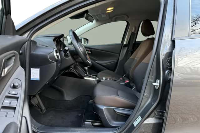 Mazda 2 (2021) thumbnail 16