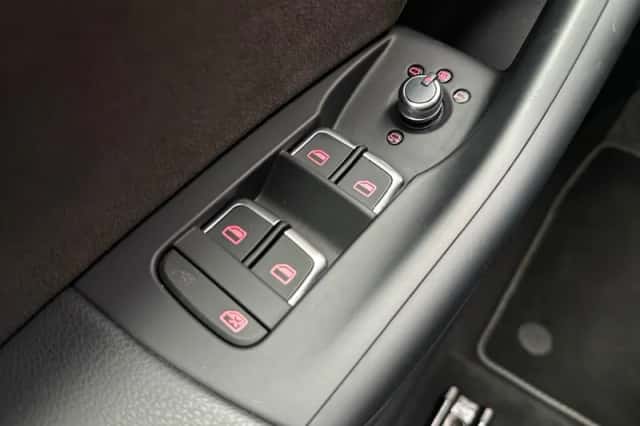Audi Q3 (2017) thumbnail 21