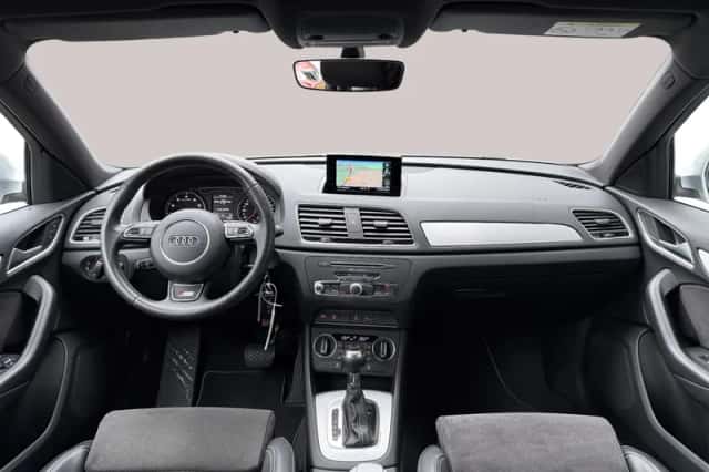 Audi Q3 (2017) thumbnail 9