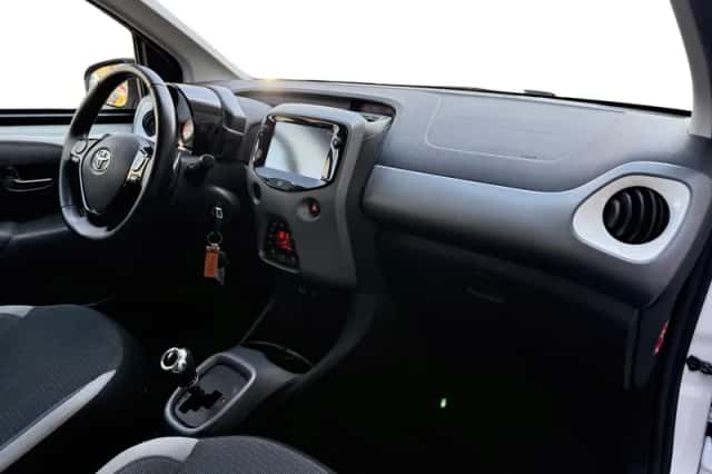 Toyota Aygo (2020) thumbnail 17