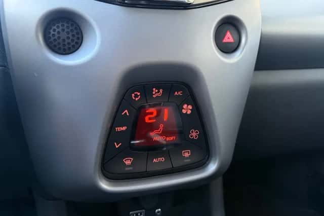Toyota Aygo (2020) thumbnail 33
