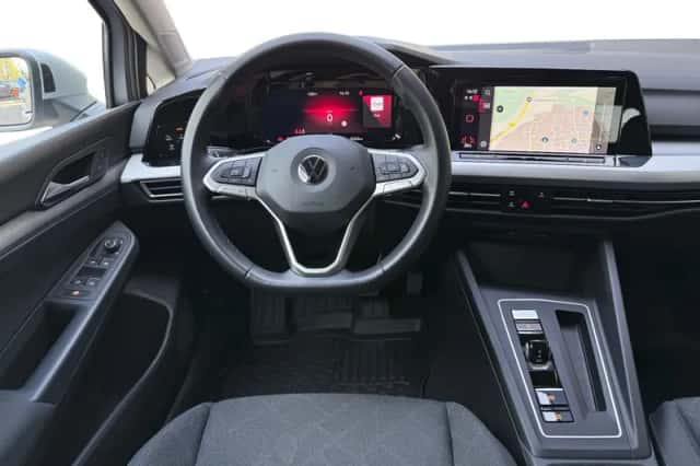 Volkswagen Golf (2022) thumbnail 25