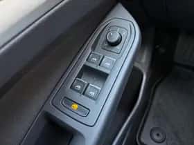 Volkswagen Golf (2022) thumbnail 26