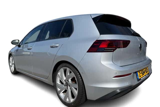 Volkswagen Golf (2022) thumbnail 4