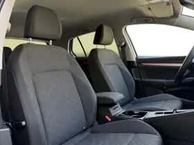 Volkswagen Golf (2022) thumbnail 10