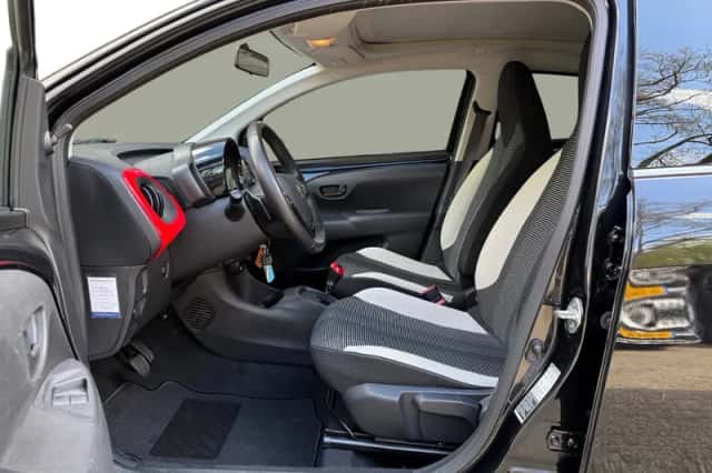 Peugeot 108 (2016) thumbnail 17