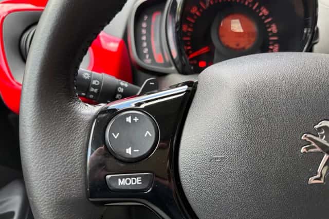 Peugeot 108 (2016) thumbnail 23
