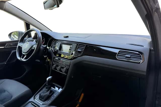 Volkswagen Golf (2015) thumbnail 17
