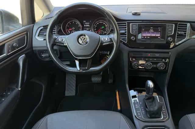 Volkswagen Golf (2015) thumbnail 18