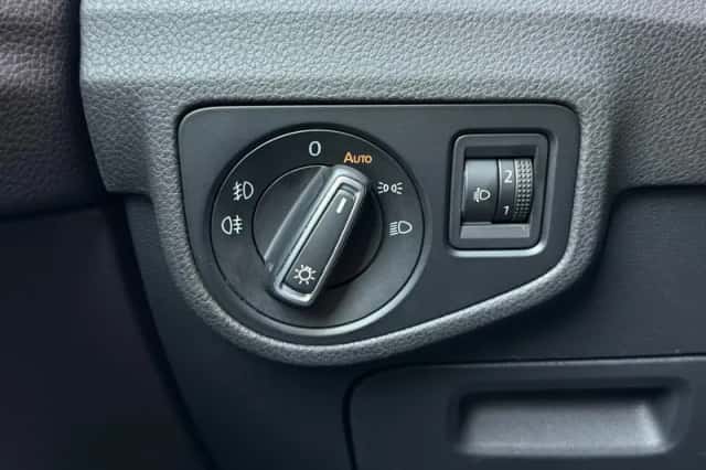 Volkswagen Golf (2015) thumbnail 21