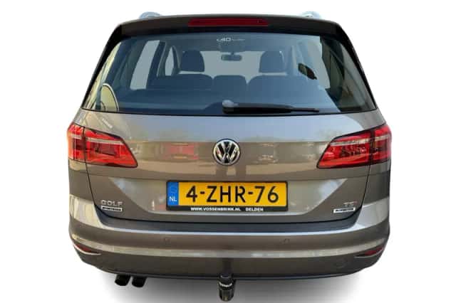 Volkswagen Golf (2015) thumbnail 5
