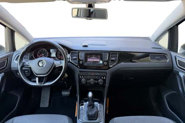 Volkswagen Golf (2015) thumbnail 9