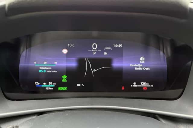 Toyota C-HR (2026) thumbnail 6