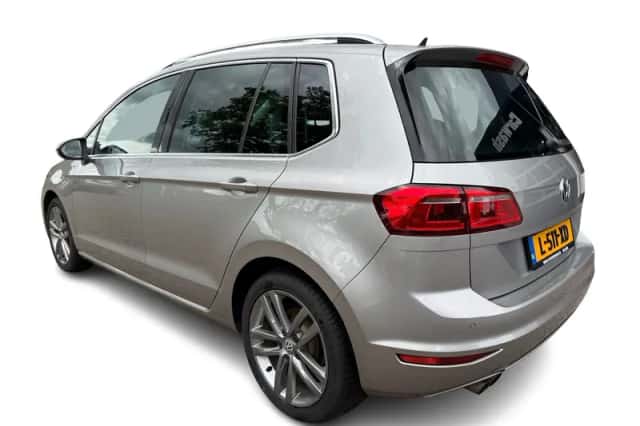 Volkswagen Golf (2017) thumbnail 4