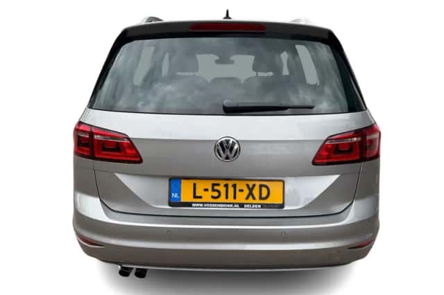 Volkswagen Golf (2017) thumbnail 5