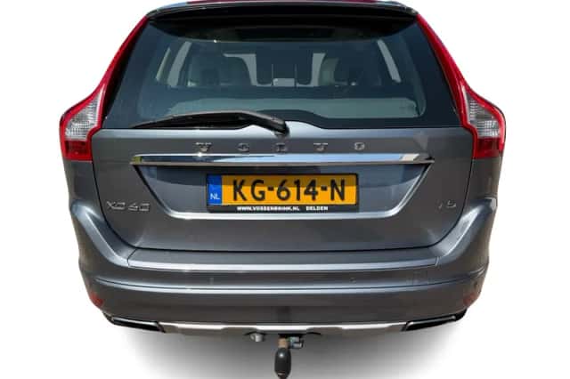 Volvo XC60 (2016) thumbnail 5