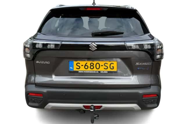 Suzuki S-CROSS (2023) thumbnail 5