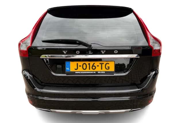 Volvo XC60 (2016) thumbnail 5