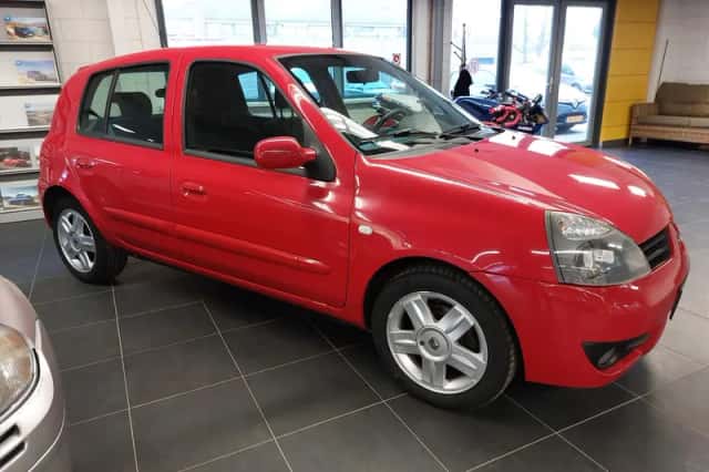 Renault Clio (2007) thumbnail 2