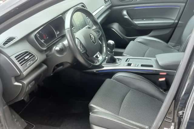 Renault Mégane (2018) thumbnail 2