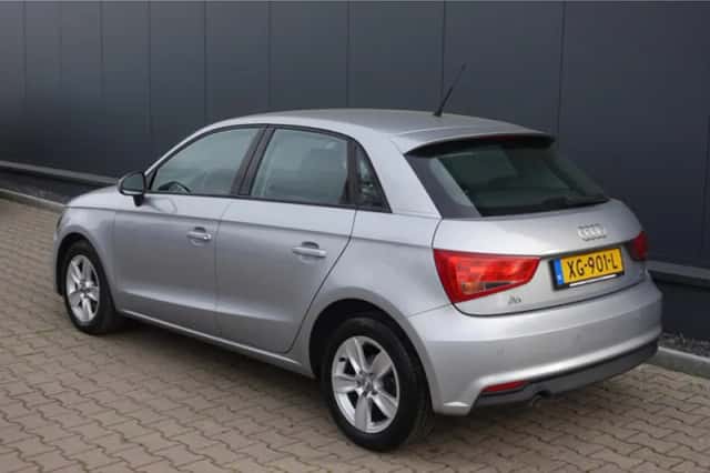 Audi A1 (2015) thumbnail 2