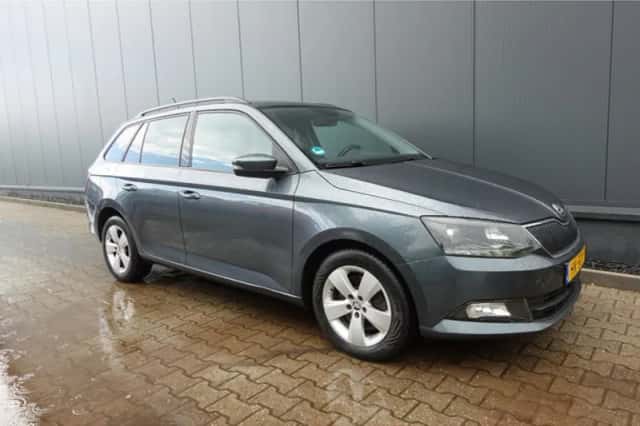 Škoda Fabia (2015) thumbnail 4