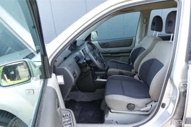 Nissan X-Trail (2005) thumbnail 5