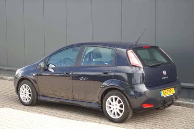 Fiat Punto (2011) thumbnail 2