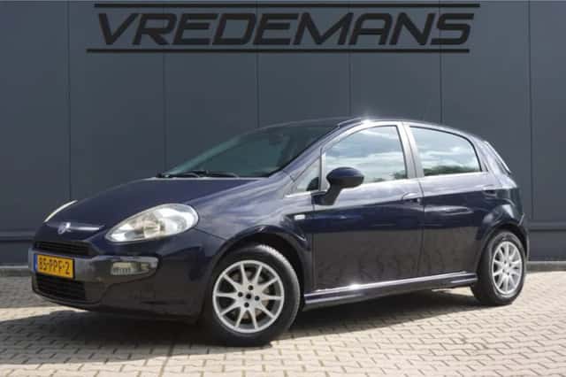 Fiat Punto (2011) thumbnail 1